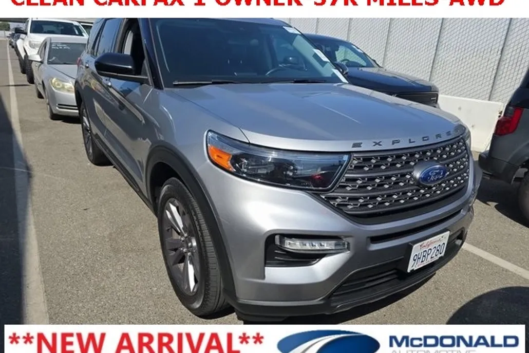 2023 Ford Explorer XLT photo 1
