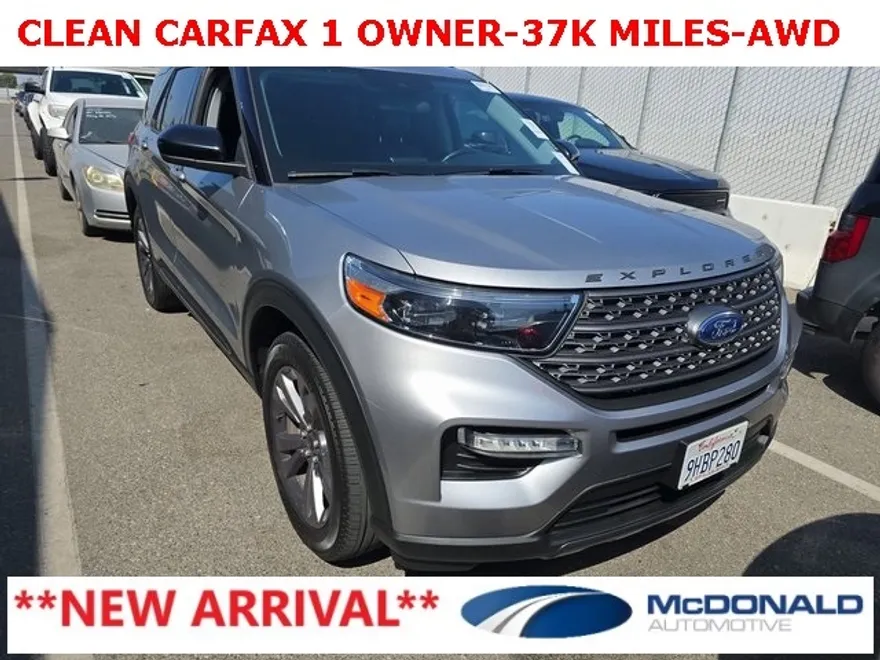 2023 Ford Explorer XLT photo 1