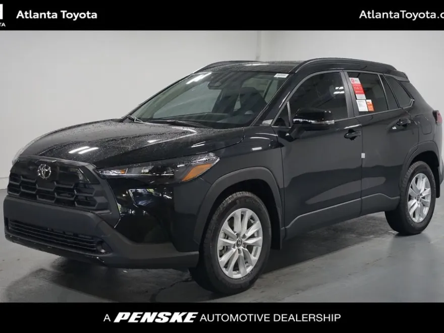 2026 Toyota Corolla Cross LE photo 1