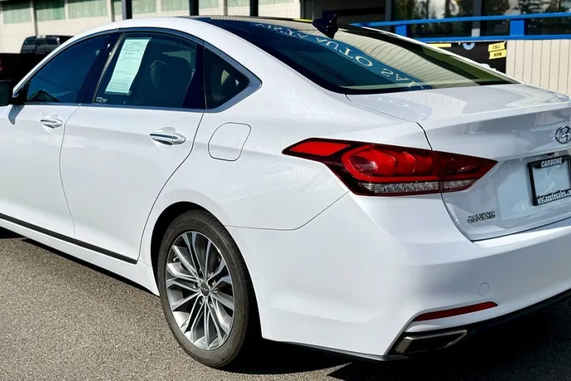 2015 Hyundai Genesis 3.8 photo 1