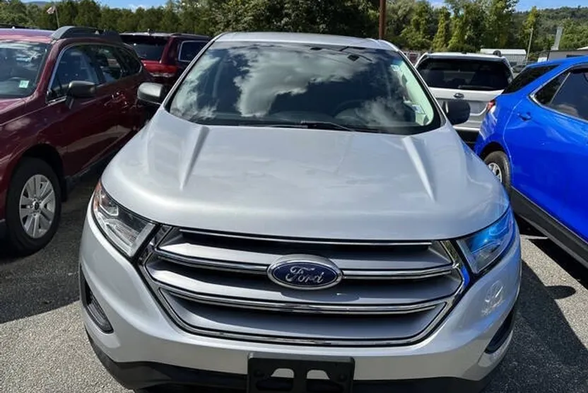2018 Ford Edge SE photo 1