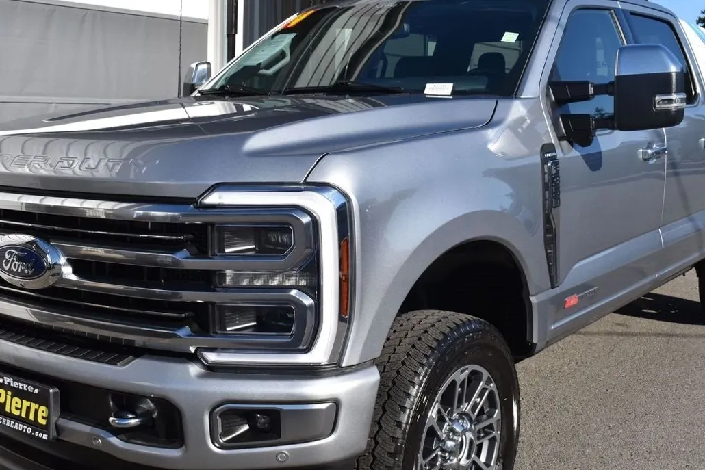 2024 Ford F-350 photo 1