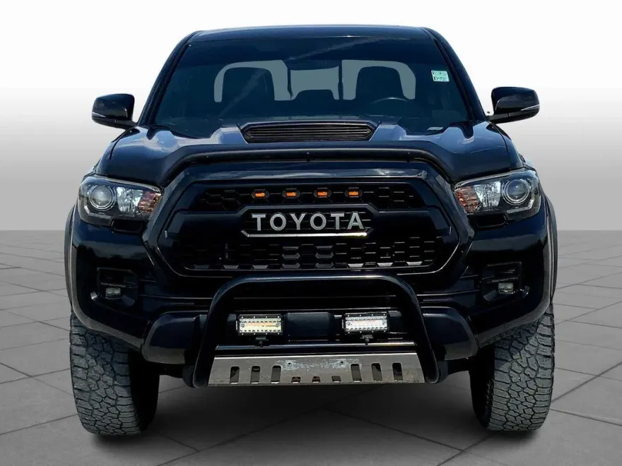 2019 Toyota Tacoma TRD Pro photo 3