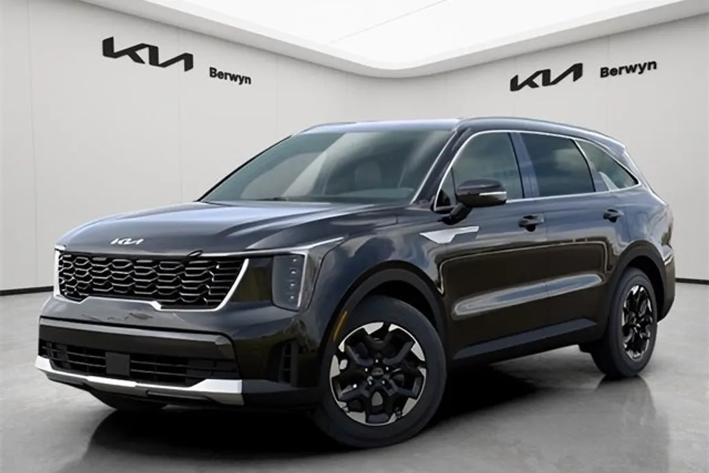 2025 Kia Sorento S photo 1