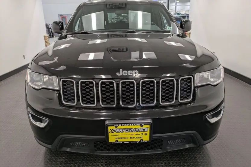2021 Jeep Grand Cherokee Laredo E photo 1