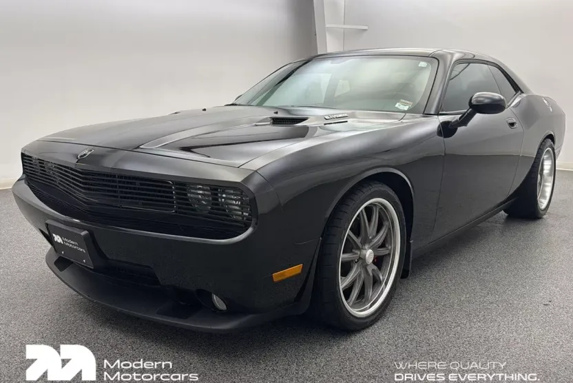 2009 Dodge Challenger SRT8 photo 1