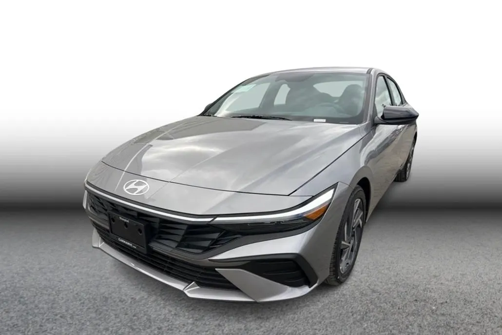 2025 Hyundai Elantra SEL Sport photo 1
