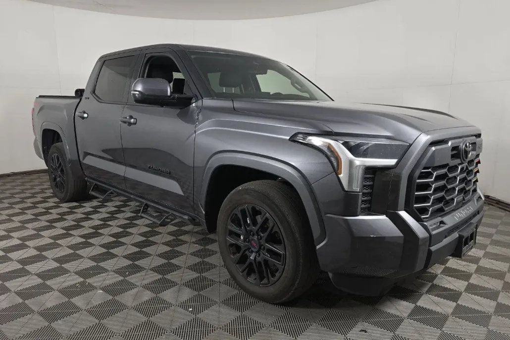 2023 Toyota Tundra SR5 CrewMax photo 1