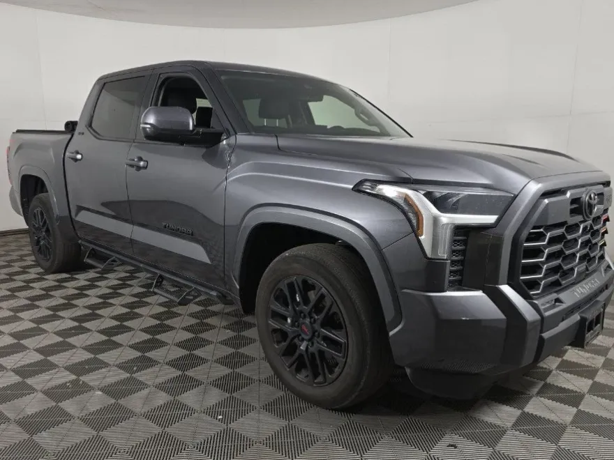 2023 Toyota Tundra SR5 CrewMax photo 1
