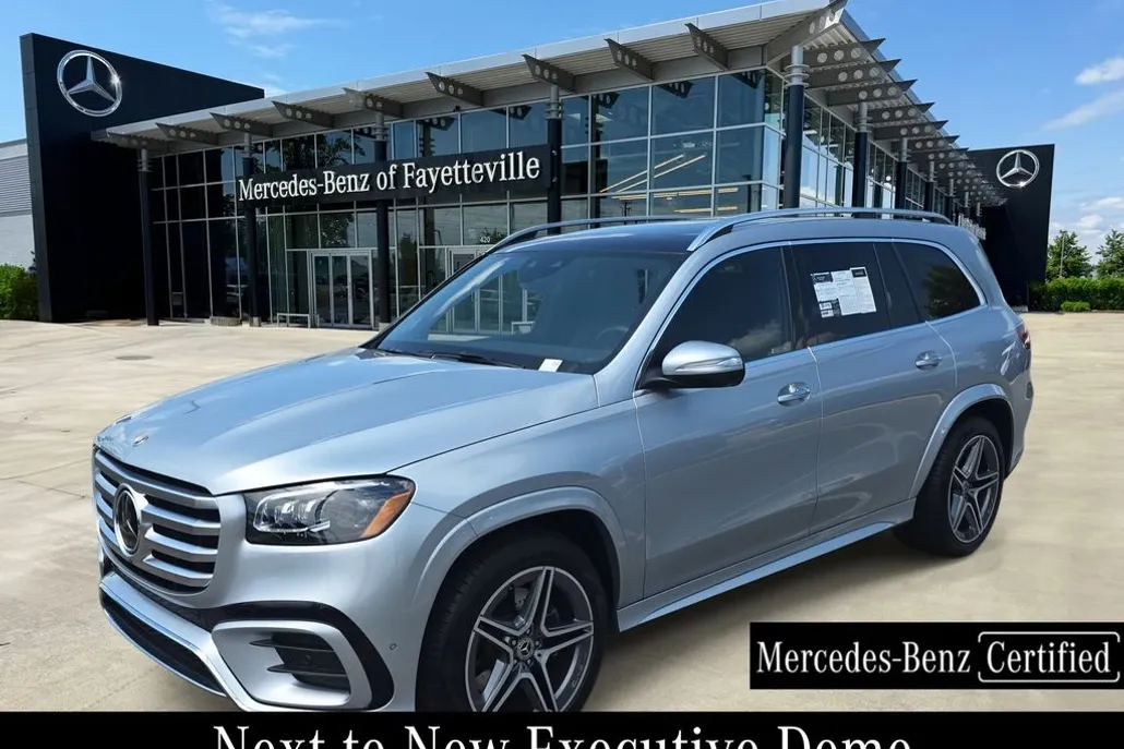 2025 Mercedes Benz GLS 450 4MATIC photo 1