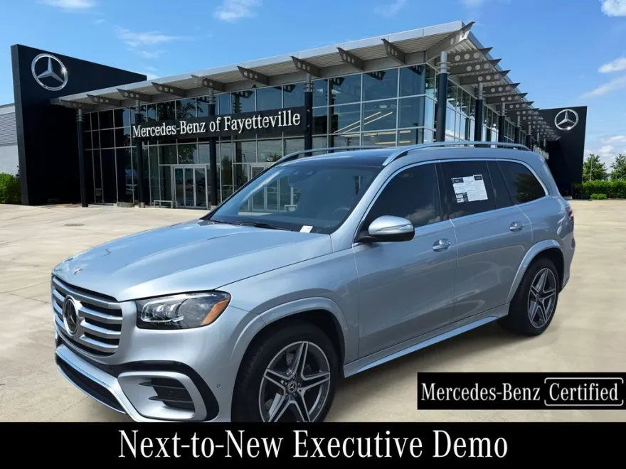 2025 Mercedes Benz GLS 450 4MATIC photo 1