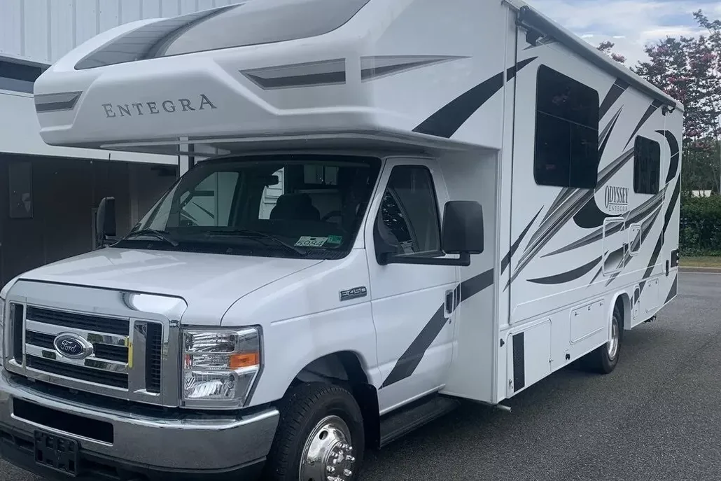 2023 Ford E-450 photo 1