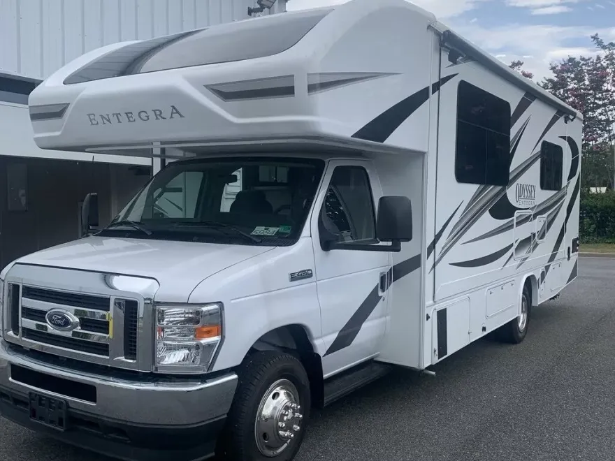 2023 Ford E-450 photo 1