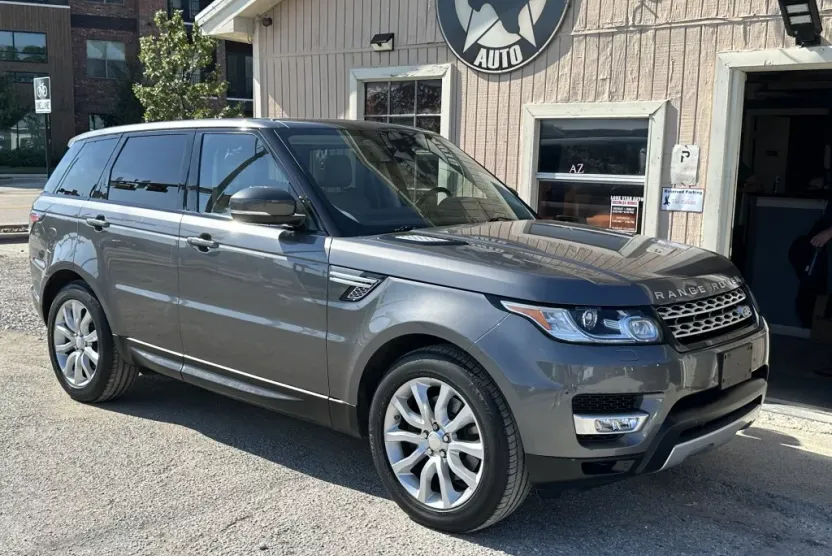 2014 Land Rover Range Rover Sport SE photo 1