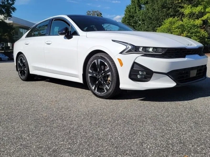 2023 Kia K5 GT-Line photo 1