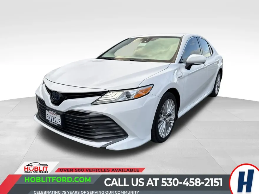 2020 Toyota Camry Hybrid XLE photo 1