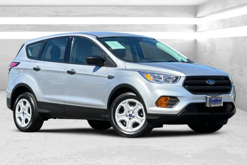 2017 Ford Escape S photo 1