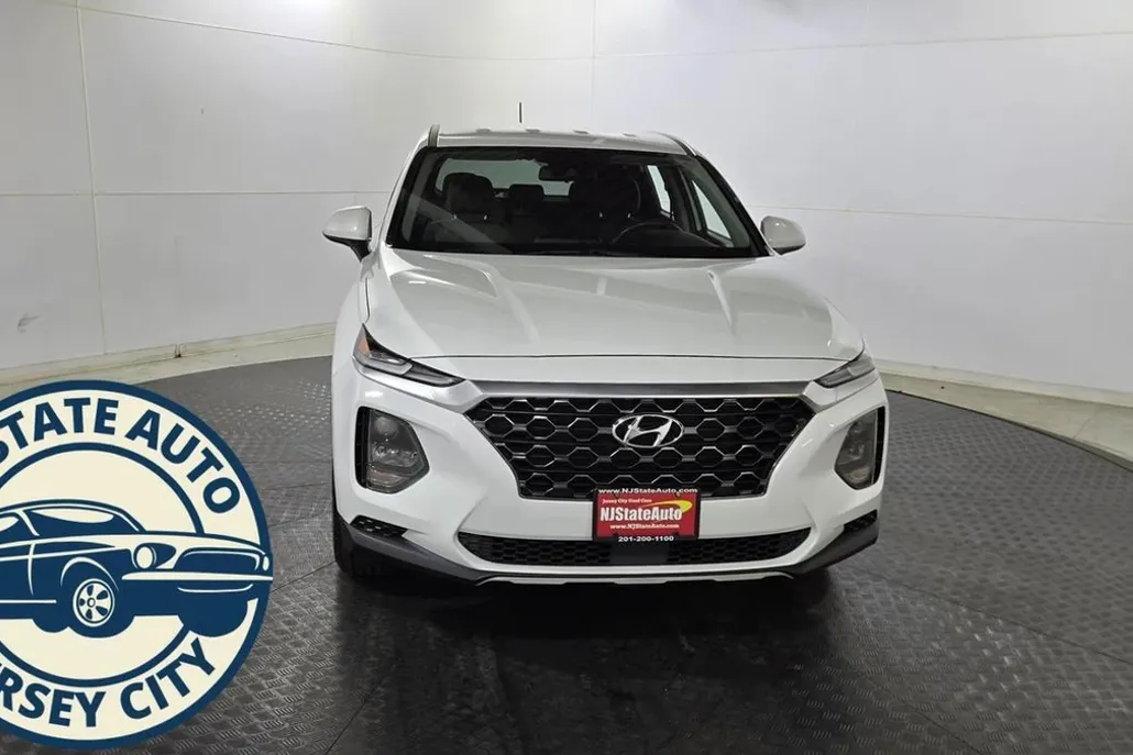 2019 Hyundai Santa Fe SE photo 1