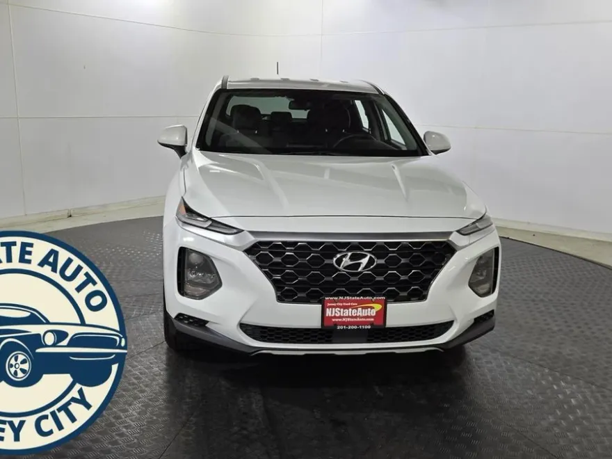 2019 Hyundai Santa Fe SE photo 1
