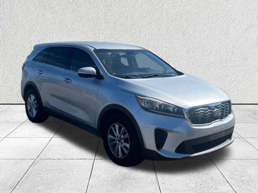 2019 Kia Sorento LX photo 1