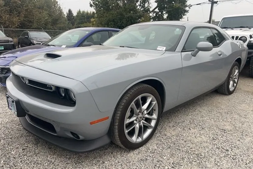 2022 Dodge Challenger GT photo 1