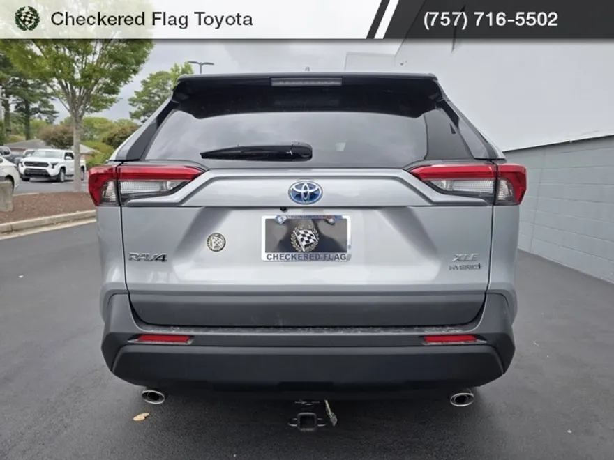 2024 Toyota RAV4 Hybrid XLE photo 1