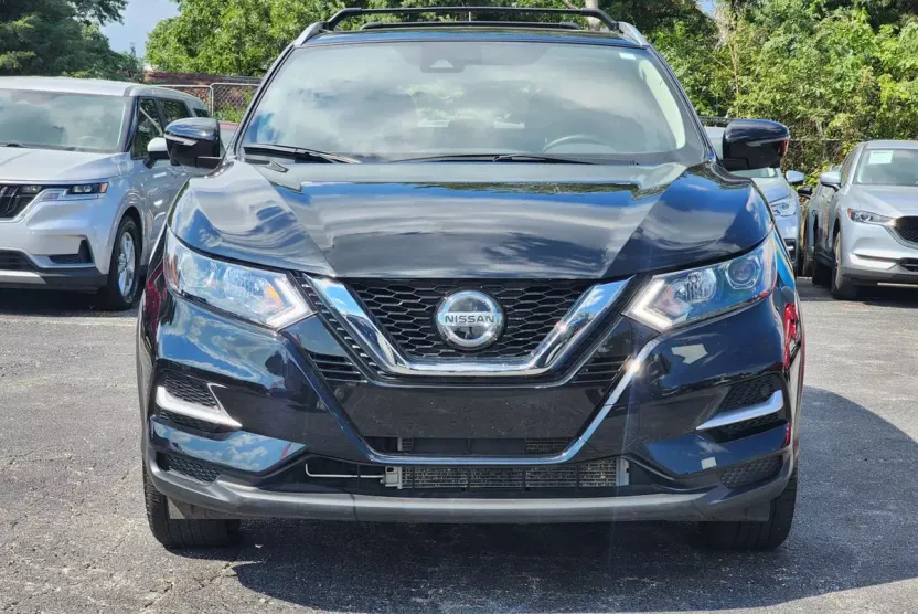 2022 Nissan Rogue Sport SL photo 1