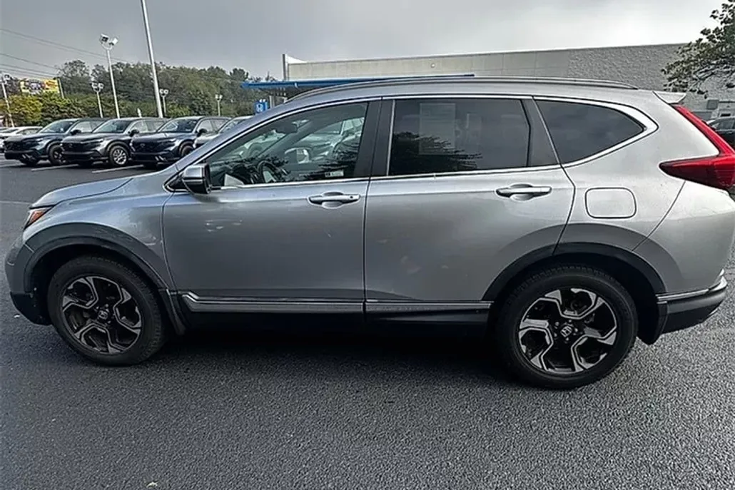 2019 Honda CR-V Touring photo 1