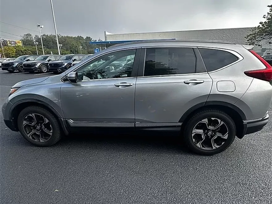 2019 Honda CR-V Touring photo 1