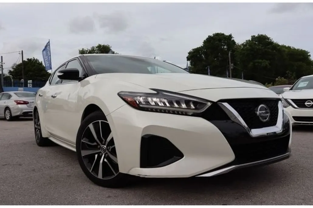 2022 Nissan Maxima SV photo 1