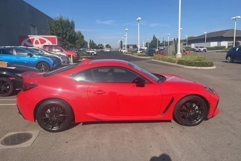 2023 Toyota GR86 Premium photo 1