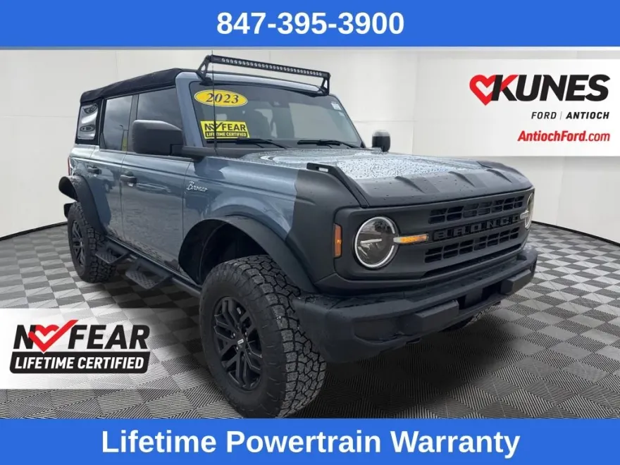 2023 Ford Bronco Base photo 1