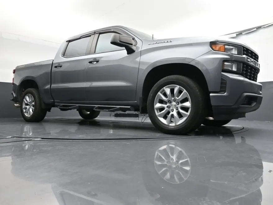 2020 Chevrolet Silverado 1500 Custom photo 1