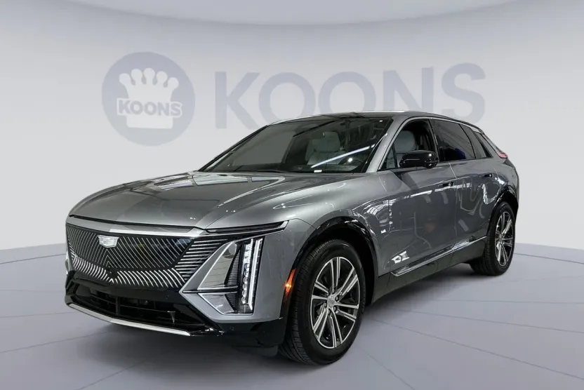 2024 Cadillac Lyriq Luxury photo 1