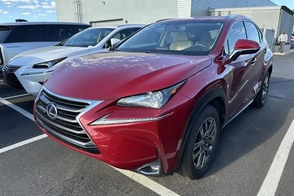 2016 Lexus NX 300h Luxury photo 1