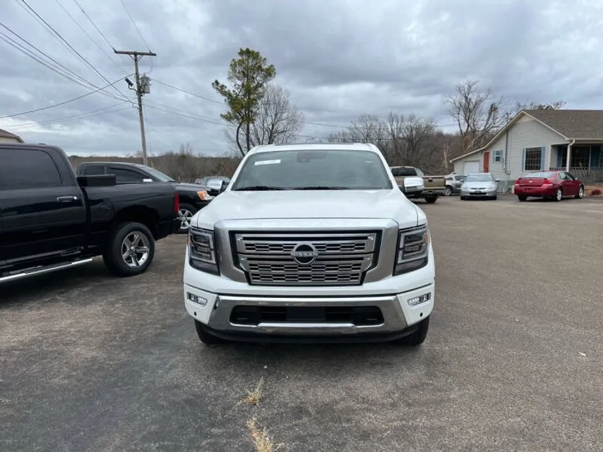2023 Nissan Titan Platinum Reserve photo 1