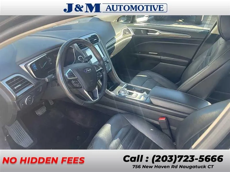 2018 Ford Fusion SE photo 1