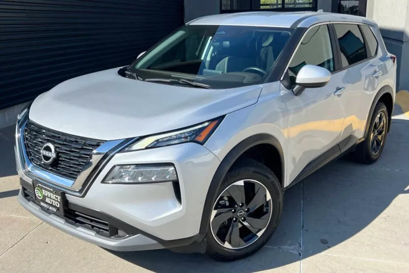 2023 Nissan Rogue SV photo 1