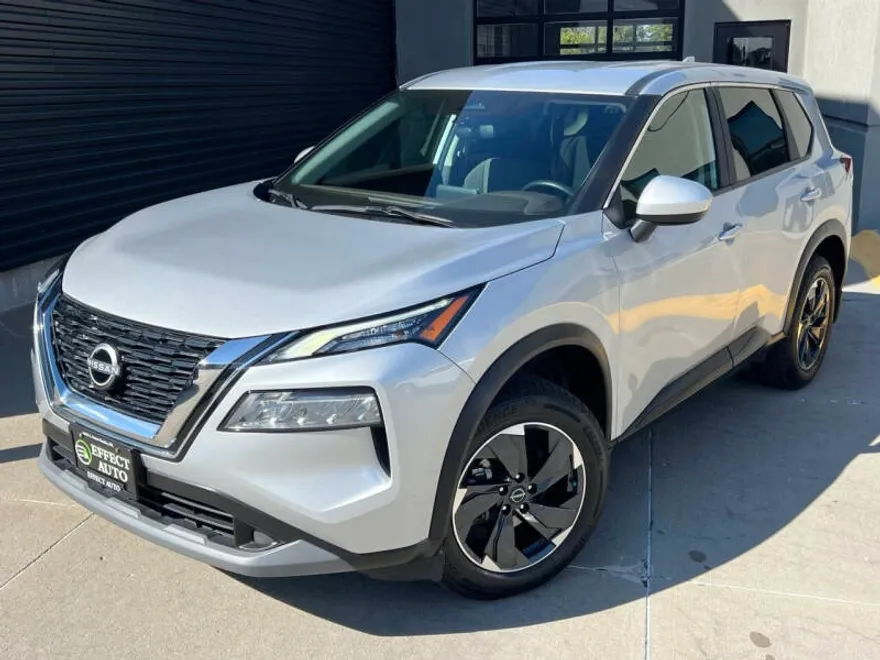2023 Nissan Rogue SV photo 1