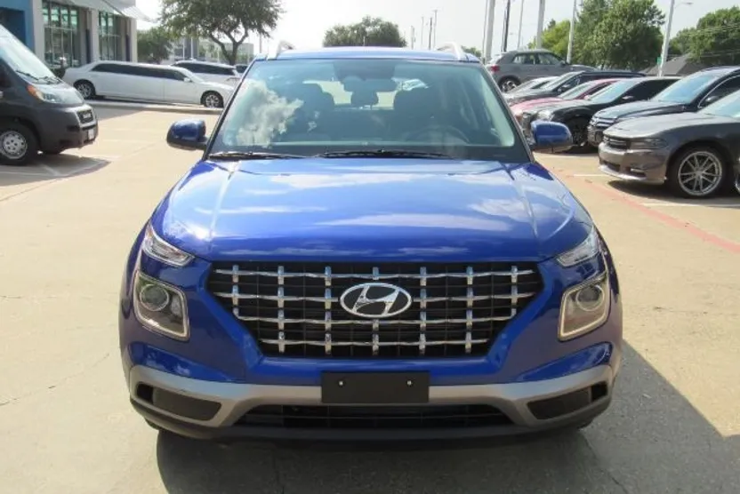 2025 Hyundai Venue SEL Limited photo 1