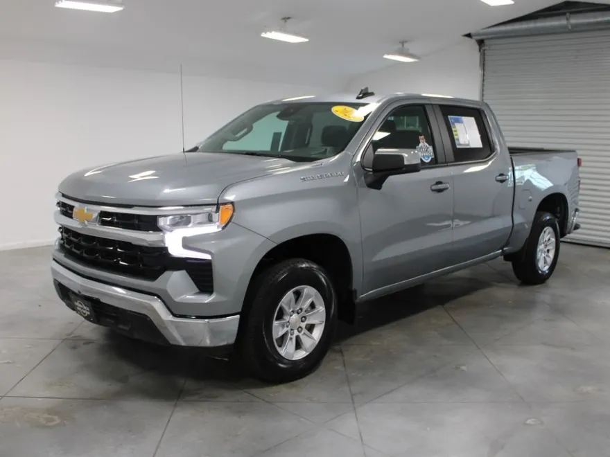 2025 Chevrolet Silverado 1500 LT photo 1