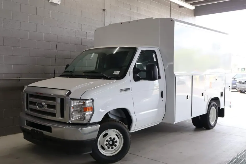 2025 Ford E-350 Base photo 1