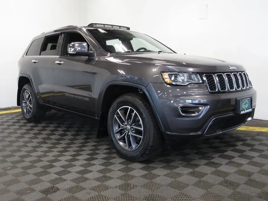 2017 Jeep Grand Cherokee Limited photo 1