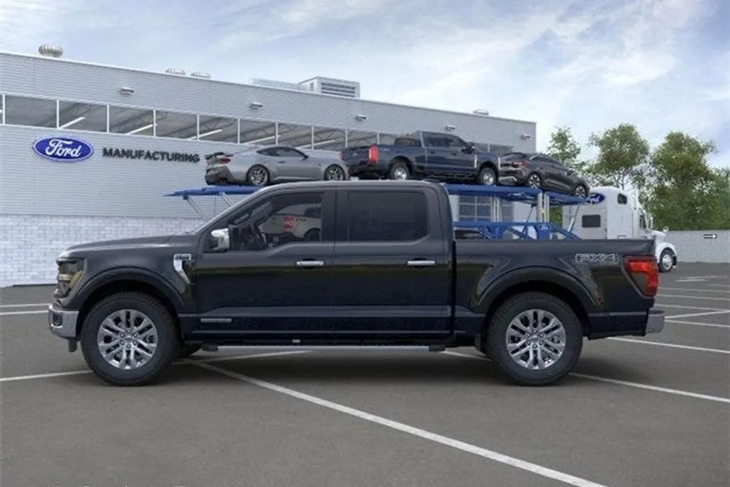 2025 Ford F-150 XLT photo 1