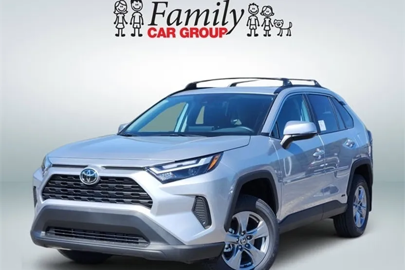 2025 Toyota RAV4 Hybrid XLE photo 1
