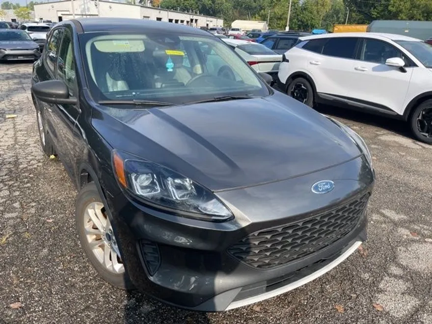 2020 Ford Escape S photo 1