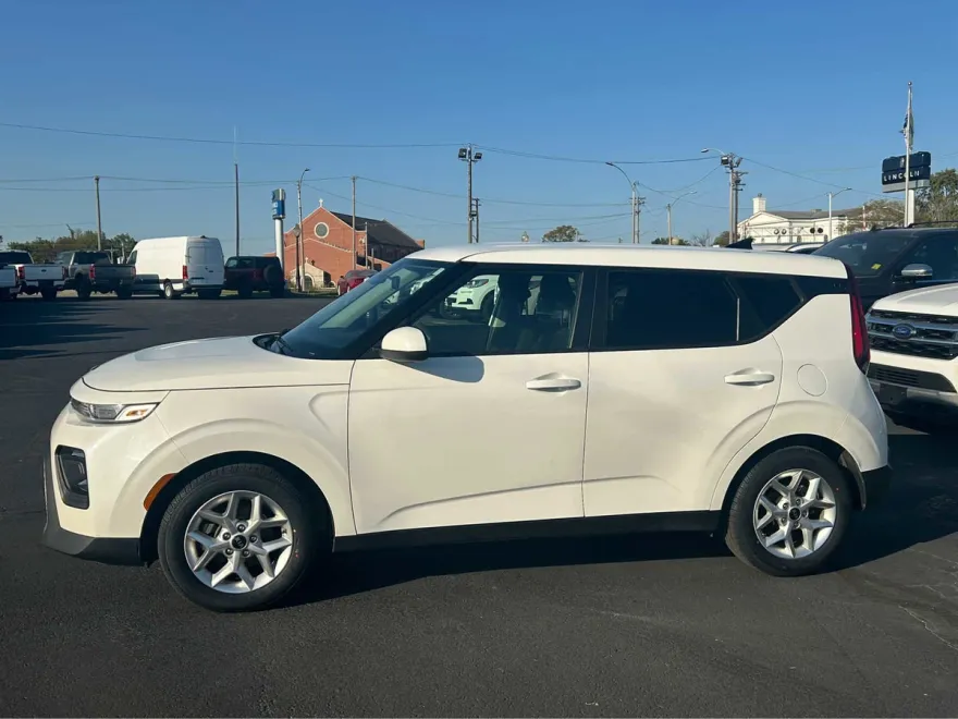 2021 Kia Soul S photo 1