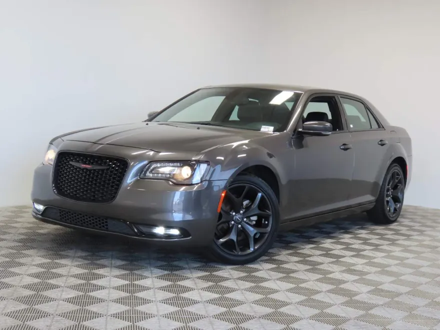 2023 Chrysler 300 S photo 1