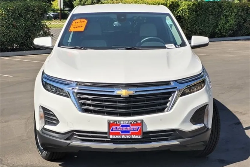 2023 Chevrolet Equinox LT photo 1