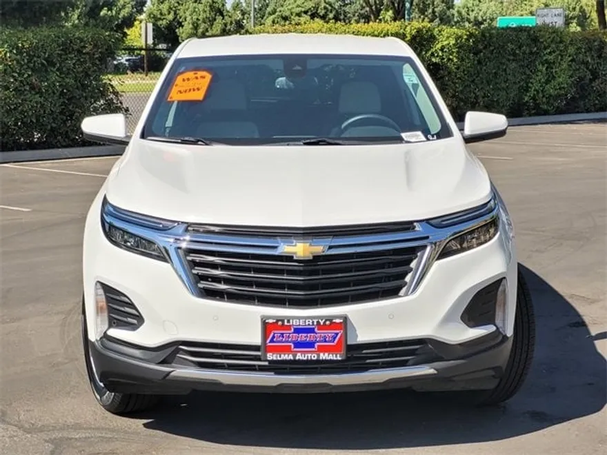 2023 Chevrolet Equinox LT photo 1